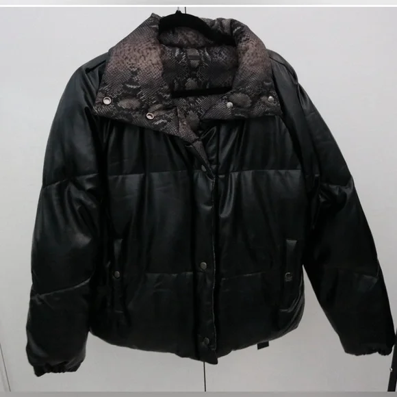 NWT- BlankNYC- Between the Line- Reversible Puffer Jacket- Size L - Picture 6 of 7